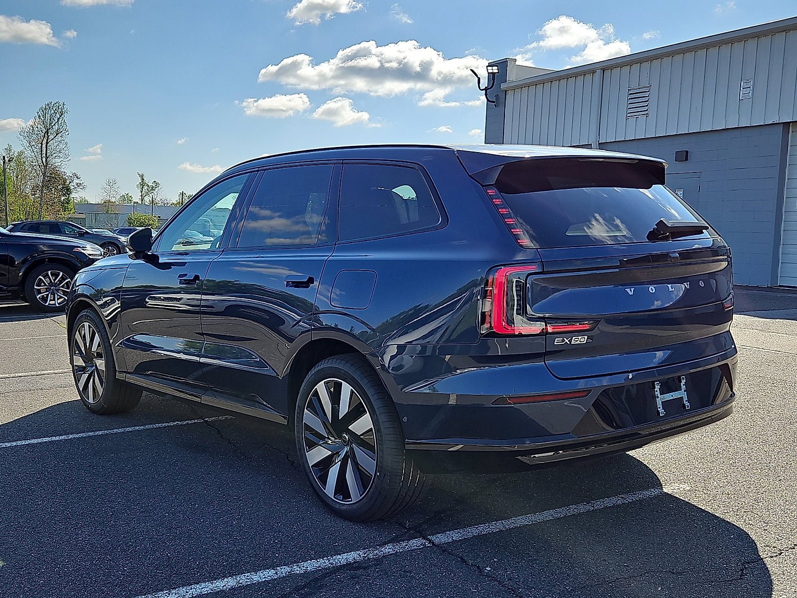 New 2026 Volvo EX90 Ultra AWD/4WD image 4