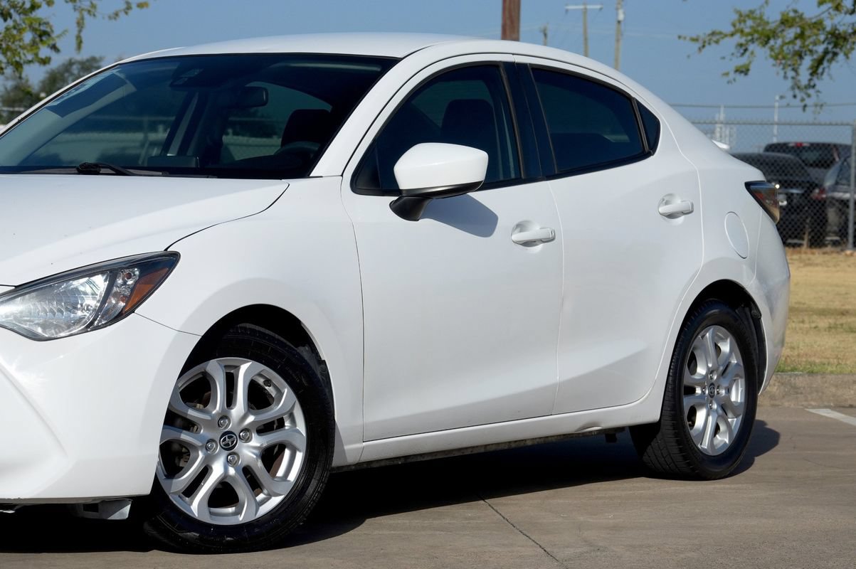 Used 2016 Scion iA FWD image 22