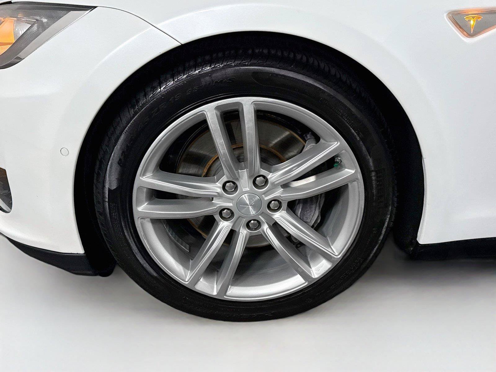 Used 2015 Tesla Model S 70D AWD/4WD image 36