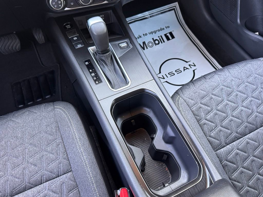 Certified 2025 Nissan Kicks SV FWD image 18