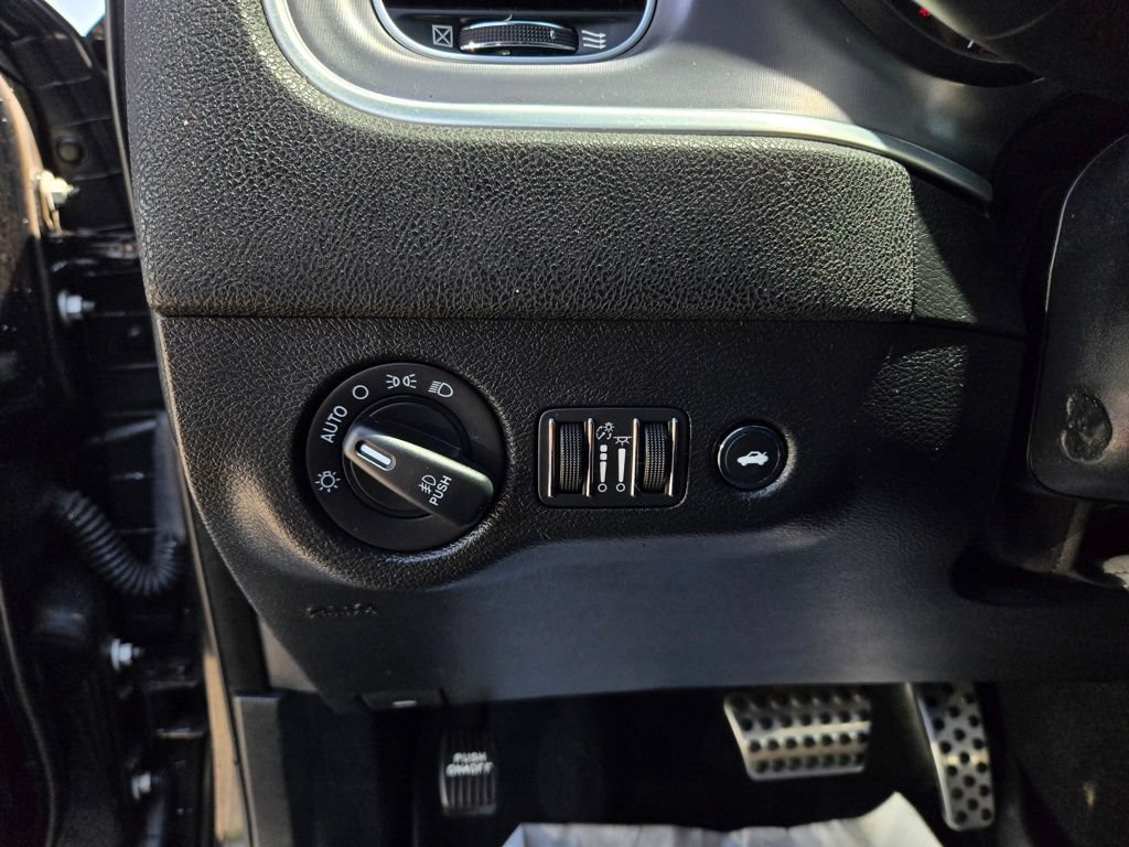 Used 2019 Dodge Charger Scat Pack RWD image 13