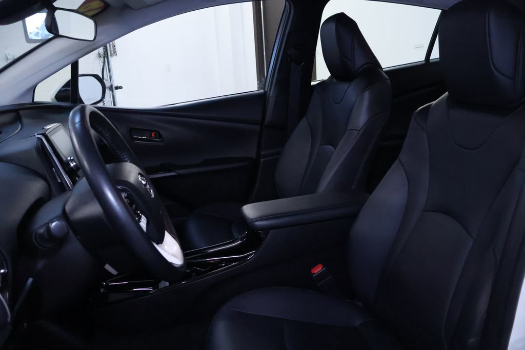 Used 2018 Toyota Prius Prime Premium image 14
