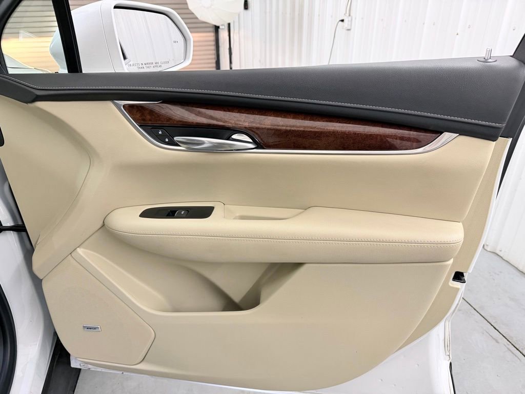 Used 2018 Cadillac XT5 Luxury w/ Driver Awareness Package image 38