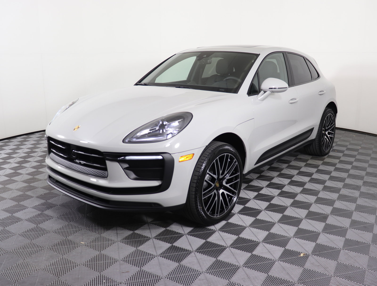 Used 2025 Porsche Macan