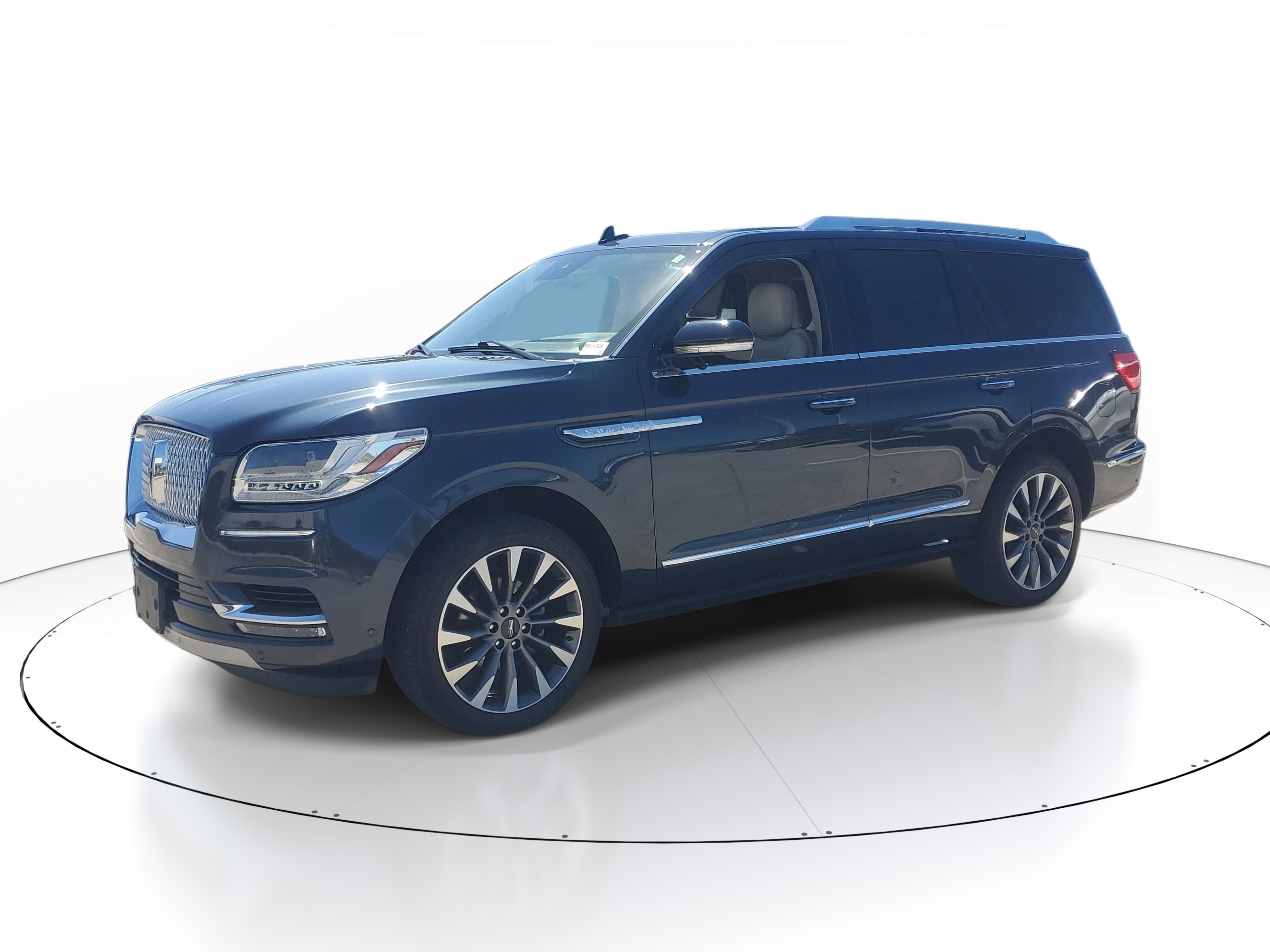 Used 2021 Lincoln Navigator Reserve w/ Luxury Package AWD/4WD image 3