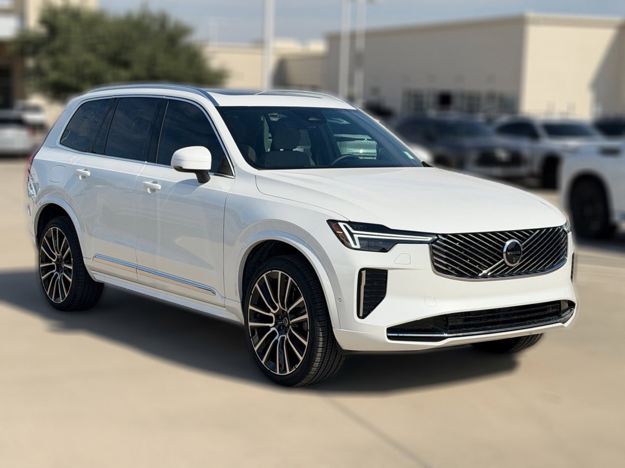 New 2026 Volvo XC90 B5 Plus w/ Protection Package Premier AWD/4WD image 4
