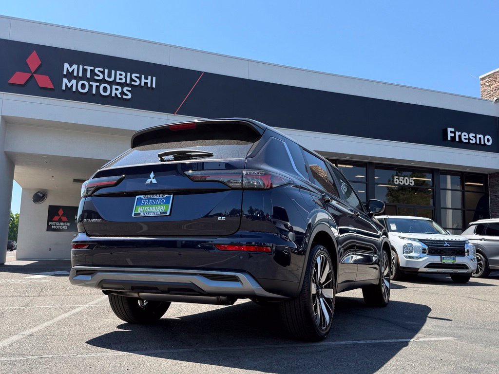 New 2026 Mitsubishi Outlander SE FWD image 7