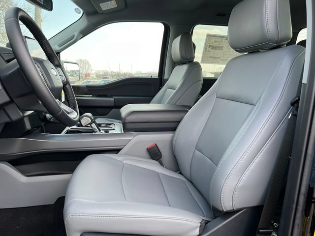 New 2025 Ford F150 Lightning Flash AWD/4WD image 3