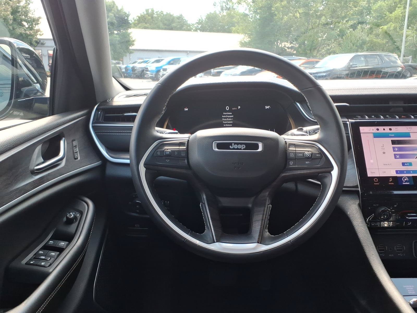 Certified 2021 Jeep Grand Cherokee L Limited AWD/4WD image 18