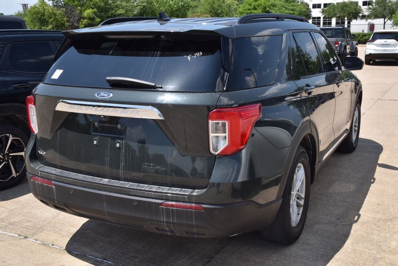Used 2024 Ford Explorer XLT RWD image 7