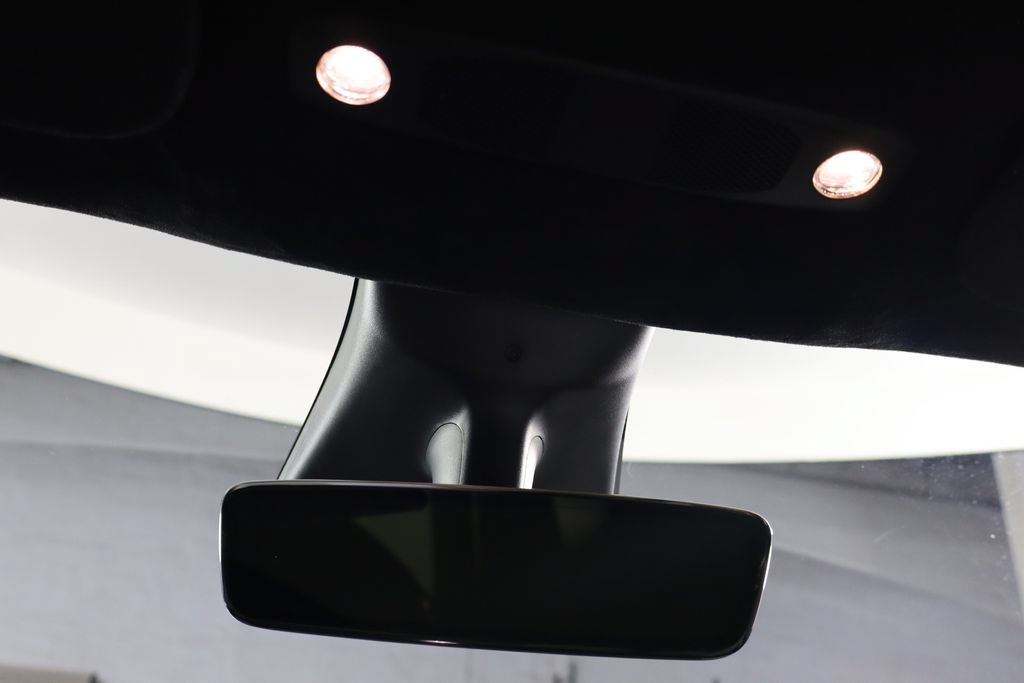 Used 2021 Tesla Model Y Long Range AWD/4WD image 17
