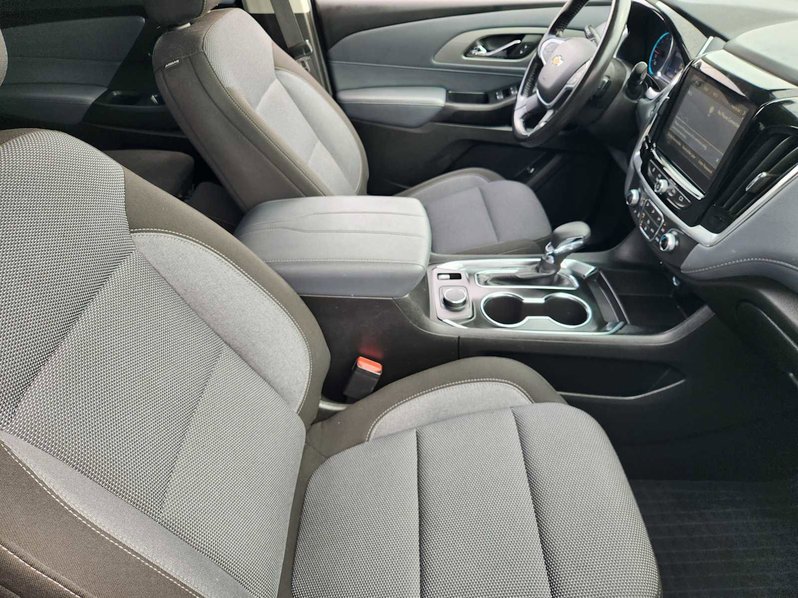 Used 2021 Chevrolet Traverse LT image 14