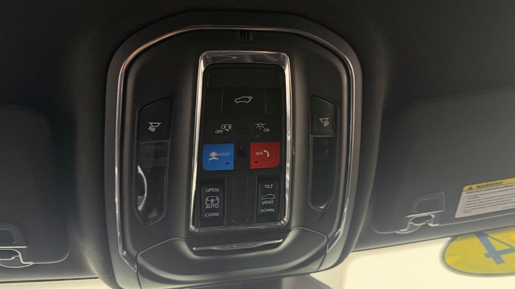 Used 2024 Jeep Grand Cherokee L Altitude AWD/4WD image 29