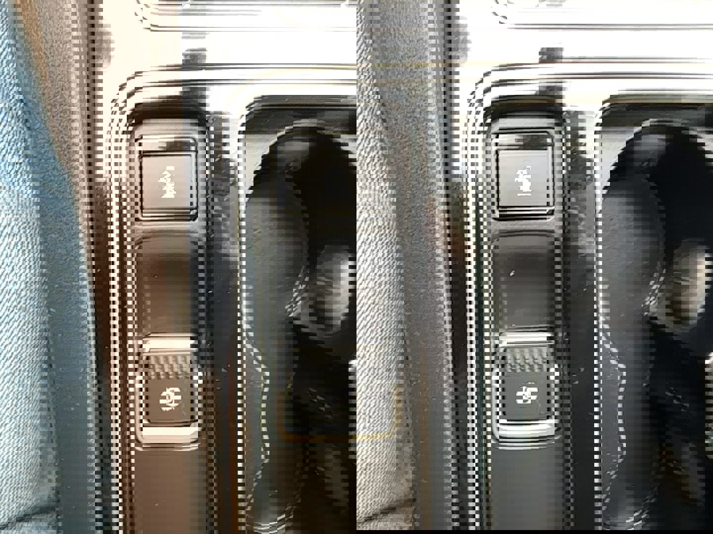 Used 2018 Jaguar F-PACE Prestige image 12