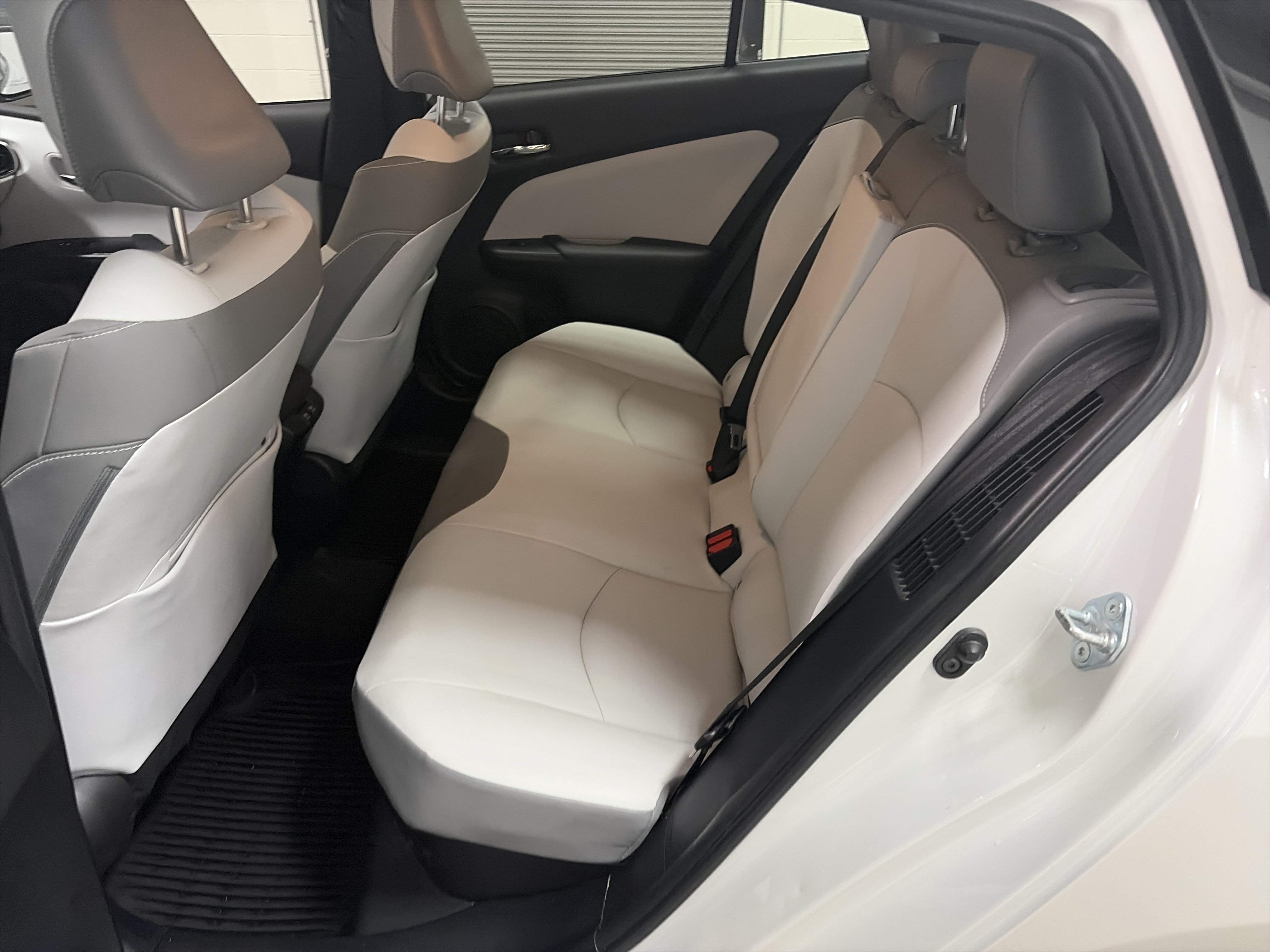 Used 2022 Toyota Prius Prime Limited FWD image 25