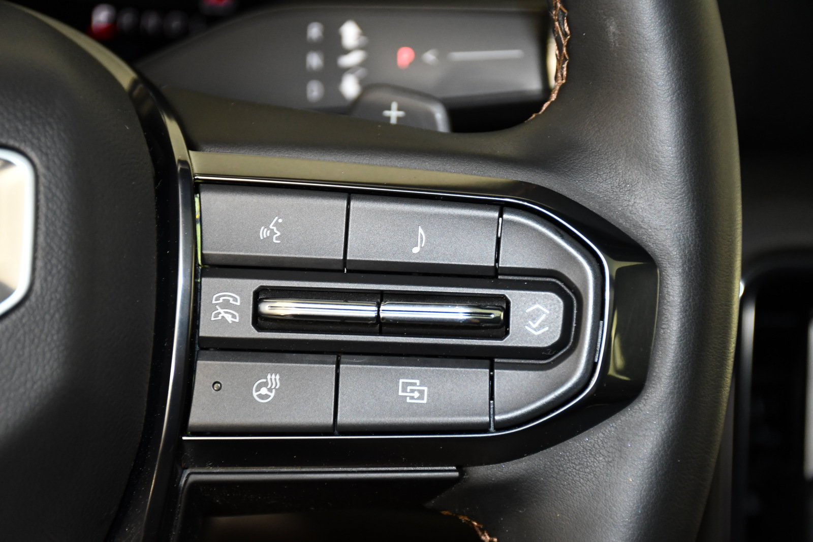 Used 2025 GMC Yukon AT4 AWD/4WD image 23