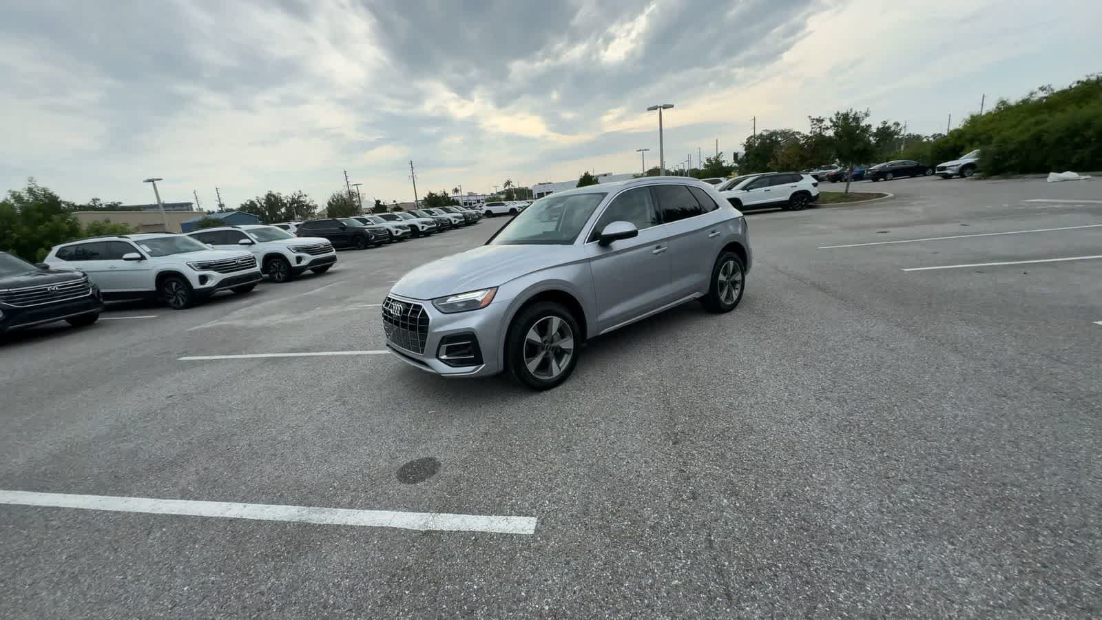 Used 2023 Audi Q5 2.0T Premium Plus w/ Premium Plus Package AWD/4WD image 4