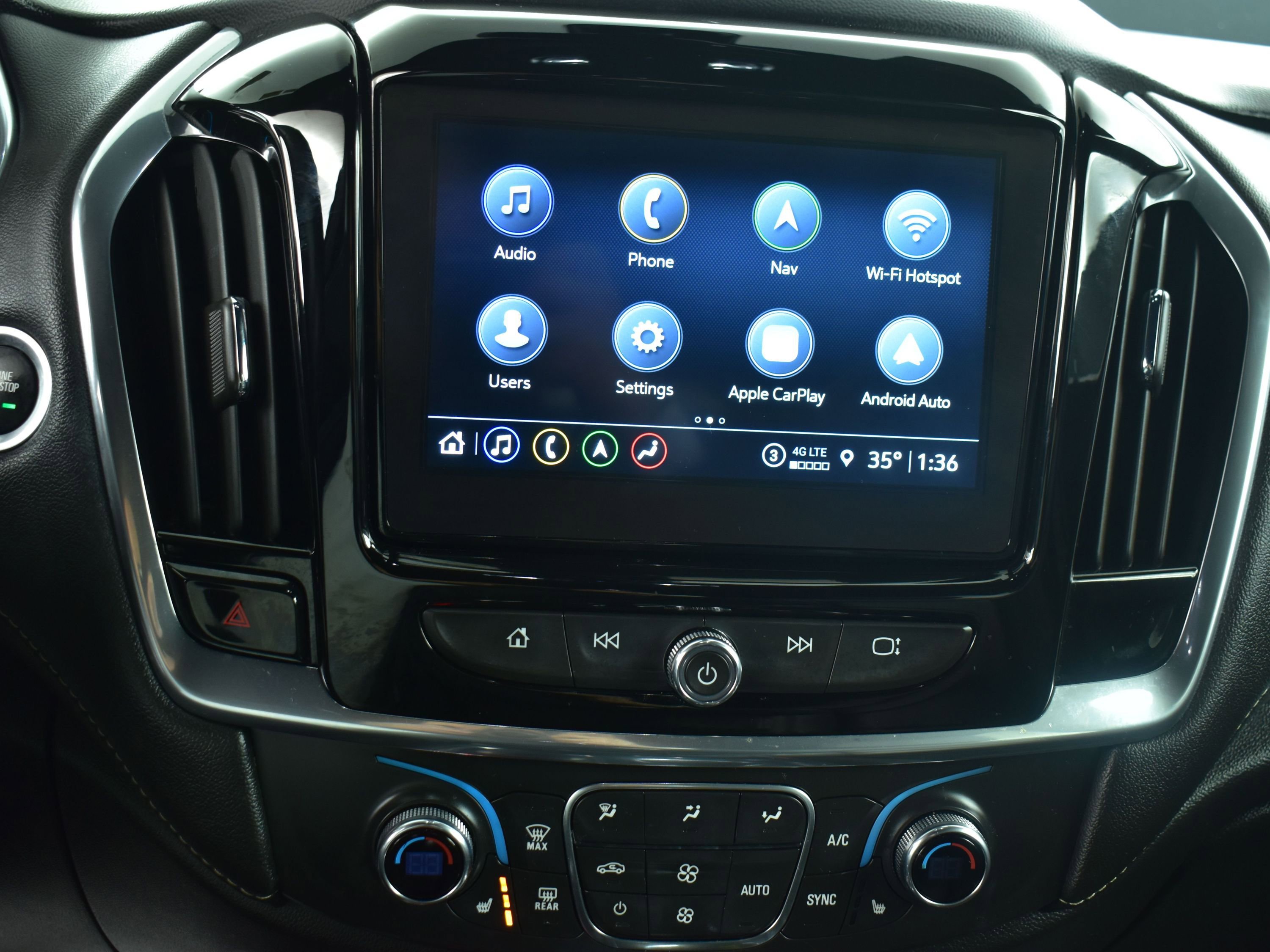 Used 2023 Chevrolet Traverse LT w/ LT Premium Package image 22