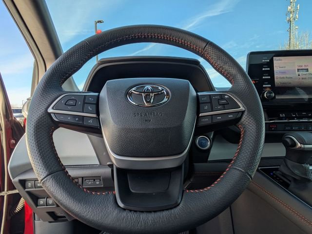Used 2024 Toyota Sienna XSE image 18