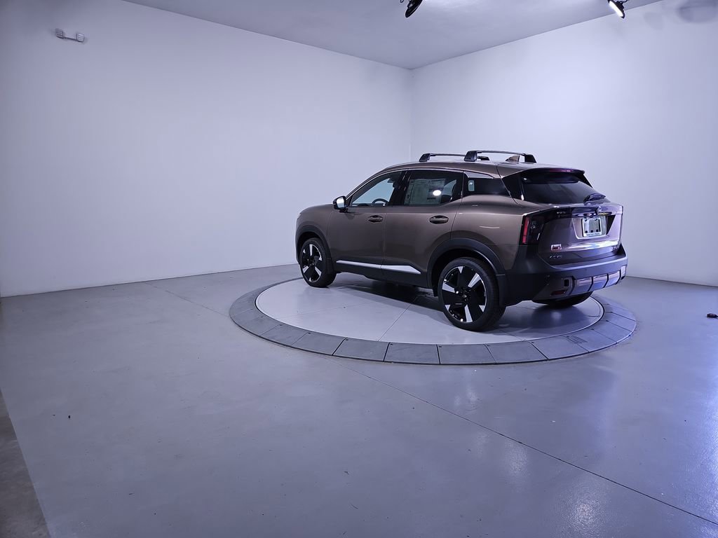 New 2025 Nissan Kicks SR image 3