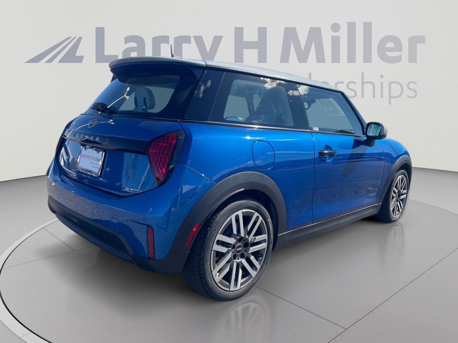Used 2025 MINI Cooper S FWD image 5