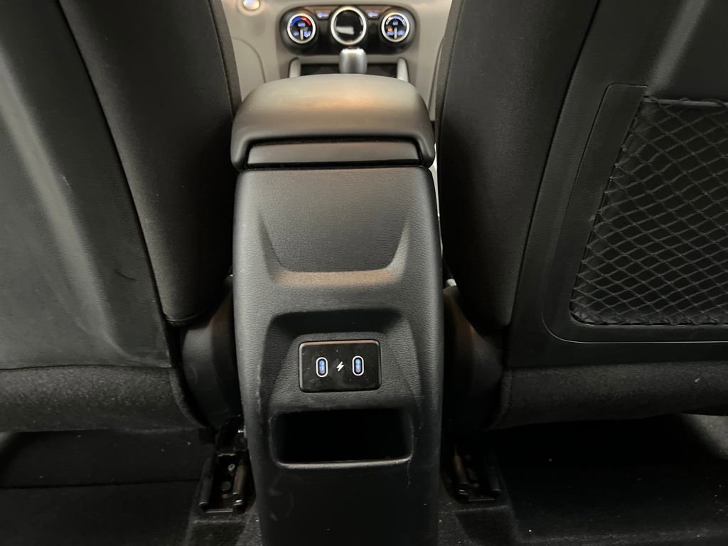 Used 2025 Hyundai Venue SEL image 21