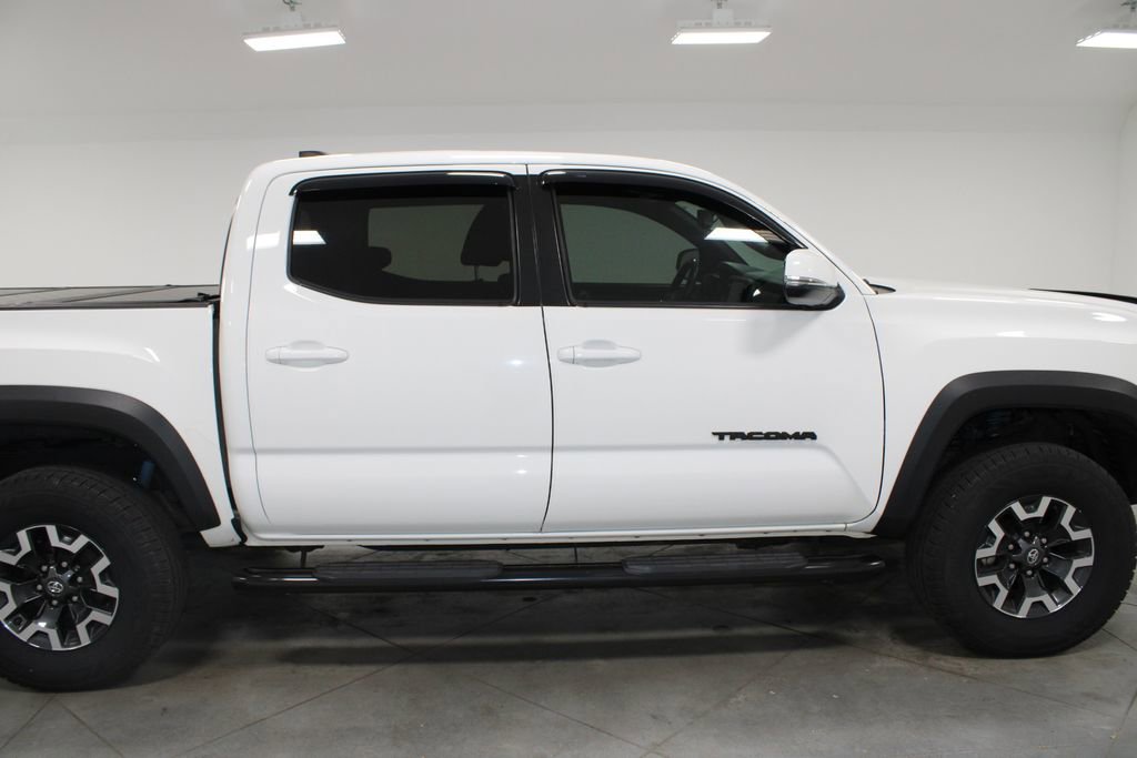 Used 2022 Toyota Tacoma TRD Off-Road w/ Technology Package image 12