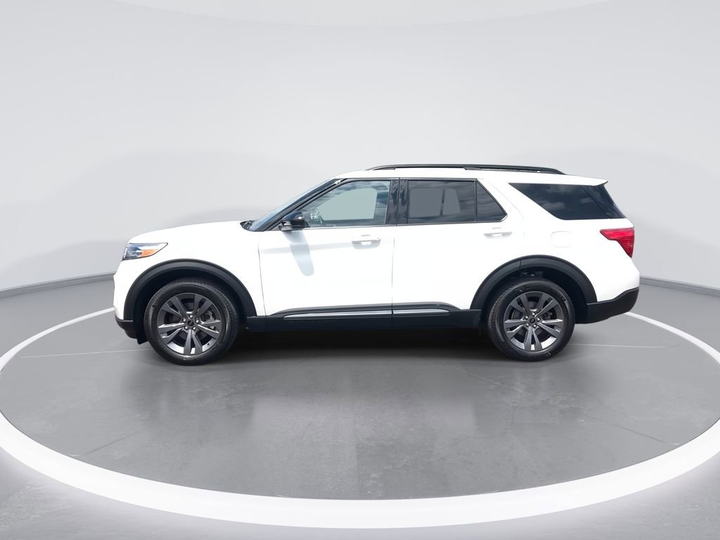 Used 2022 Ford Explorer XLT w/ Equipment Group 202A AWD/4WD image 5