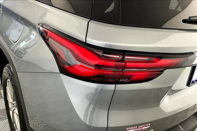 Used 2023 Chevrolet Traverse LT image 29