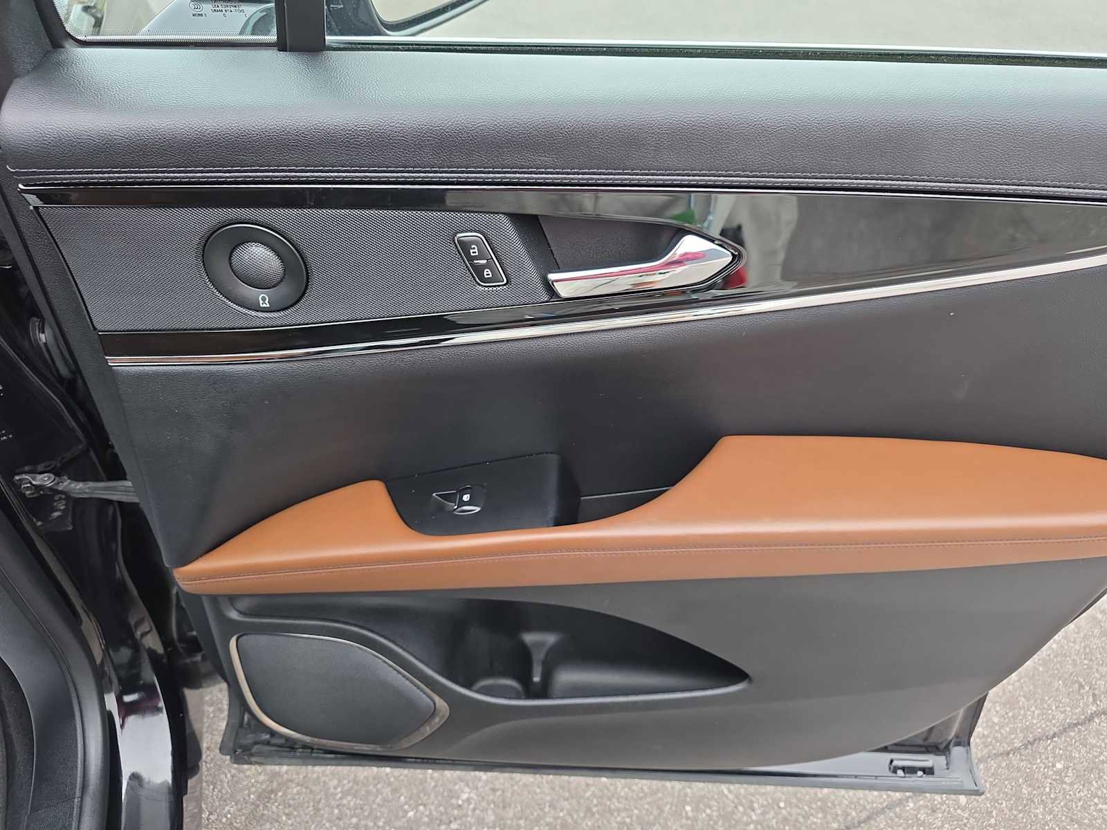 Used 2023 Lincoln Nautilus Reserve w/ Equipment Group 201A image 25