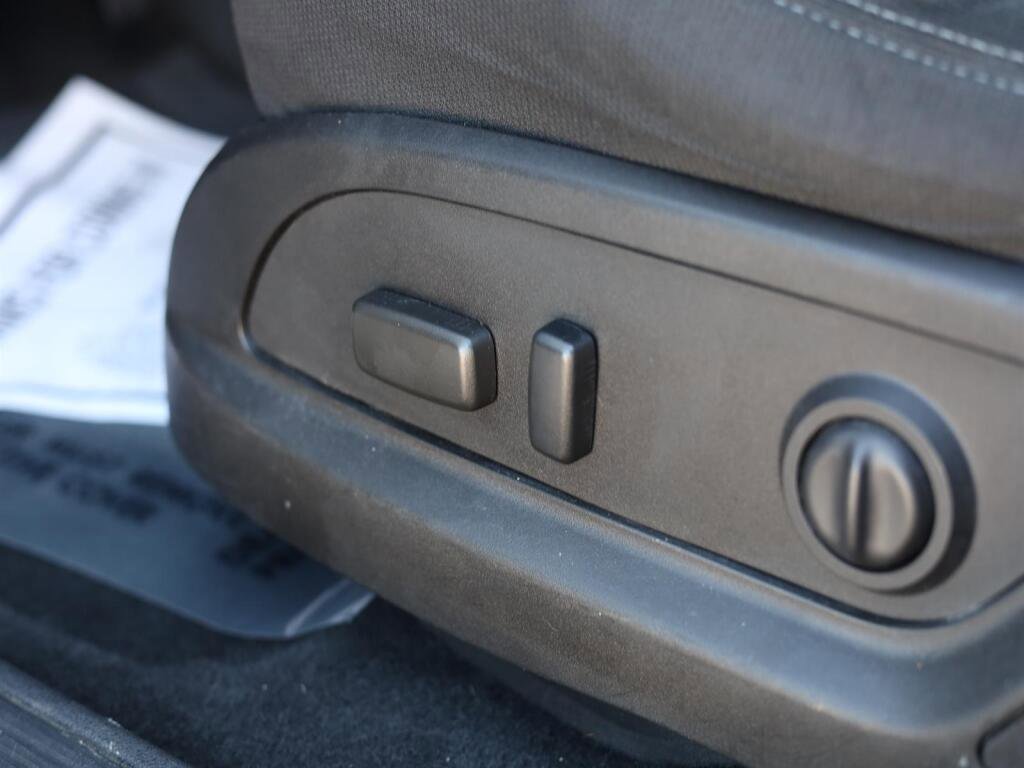 Used 2016 Chevrolet Traverse LT image 8