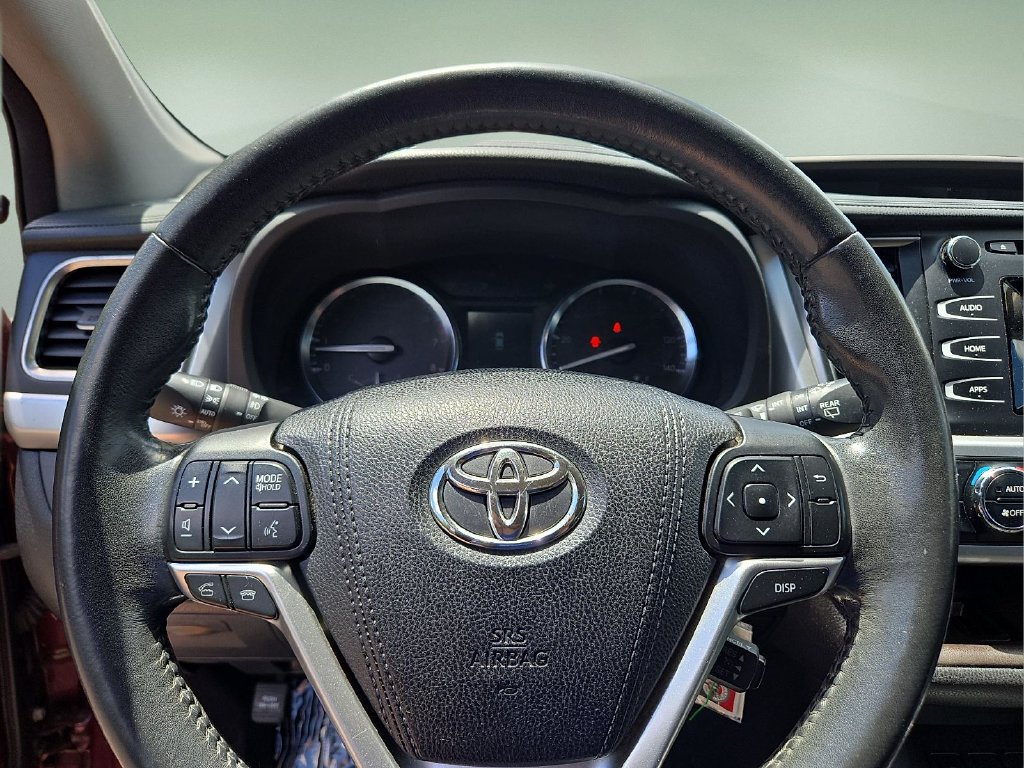Used 2015 Toyota Highlander Plus AWD/4WD image 19