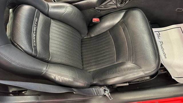 Used 1998 Chevrolet Corvette Coupe w/ Roof Pkg RWD image 30