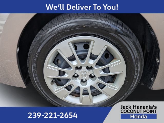 Used 2015 Toyota Corolla LE FWD image 10