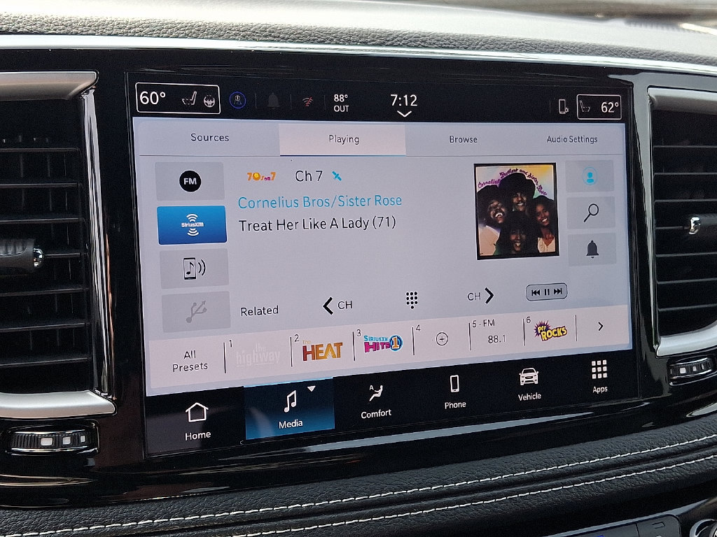 New 2027 Chrysler Pacifica Select AWD/4WD image 12