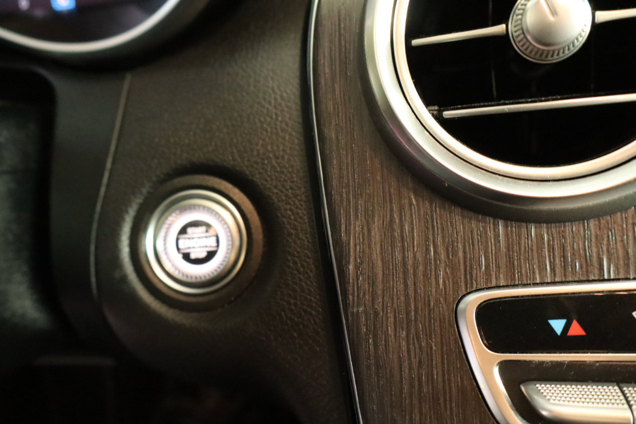 Used 2019 Mercedes-Benz C 300 4MATIC Sedan image 32