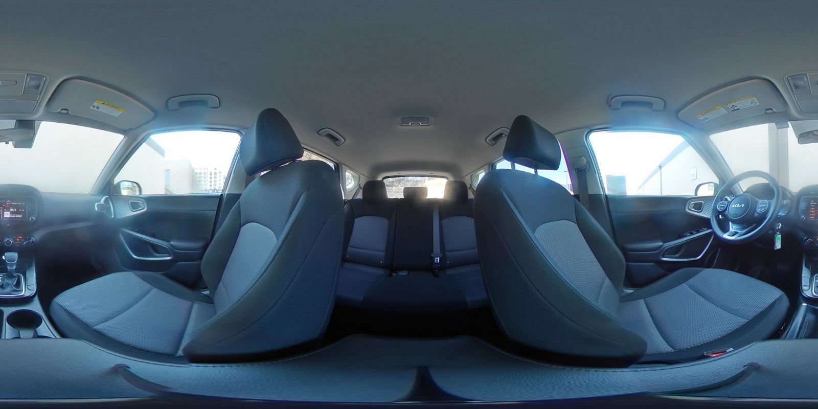 Used 2025 Kia Soul LX w/ LX Technology Package FWD image 39