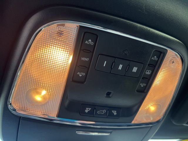 Used 2017 Jeep Grand Cherokee Overland image 36