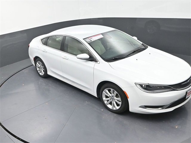 Used 2016 Chrysler 200 Limited image 19