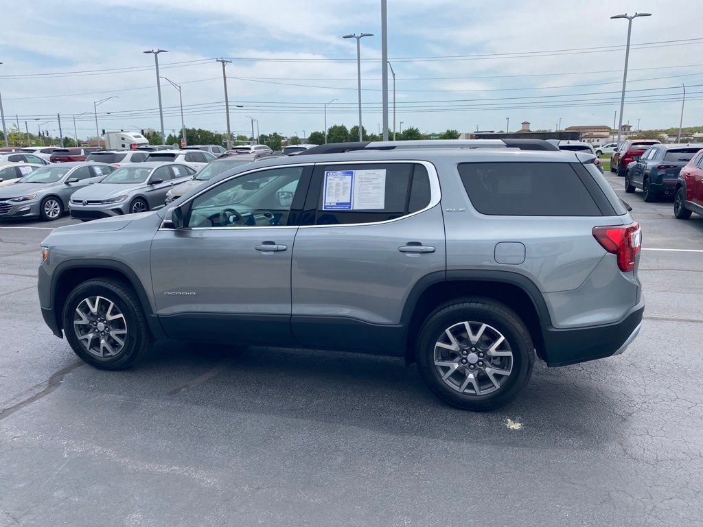 Used 2023 GMC Acadia SLE w/ Driver Convenience Package FWD image 4