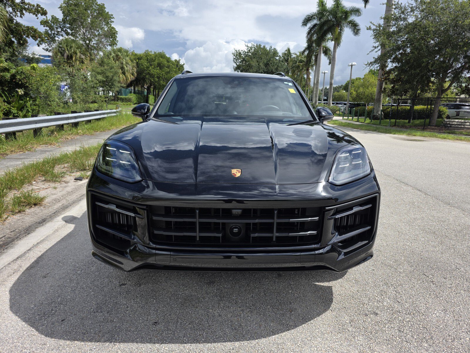 Used 2025 Porsche Cayenne GTS AWD/4WD image 8