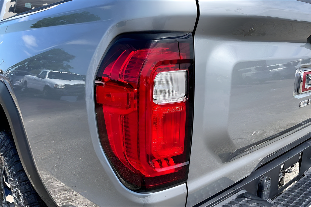 Used 2024 GMC Canyon AT4X AWD/4WD image 30
