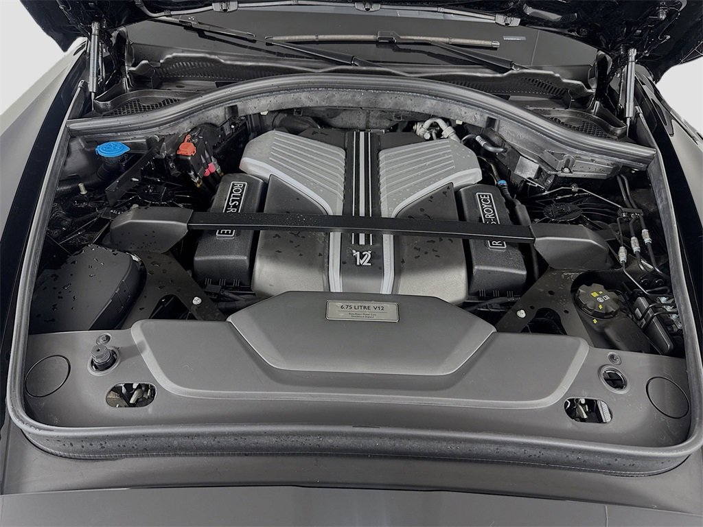 Used 2024 Rolls-Royce Cullinan image 32