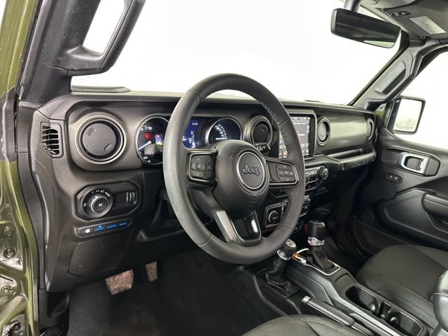 Used 2023 Jeep Wrangler Unlimited w/ Cold Weather Group image 13