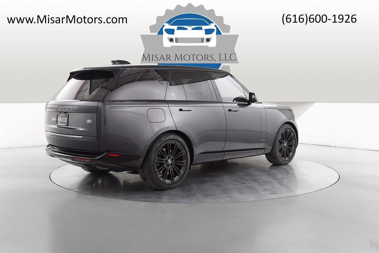 Used 2023 Land Rover Range Rover SE image 3