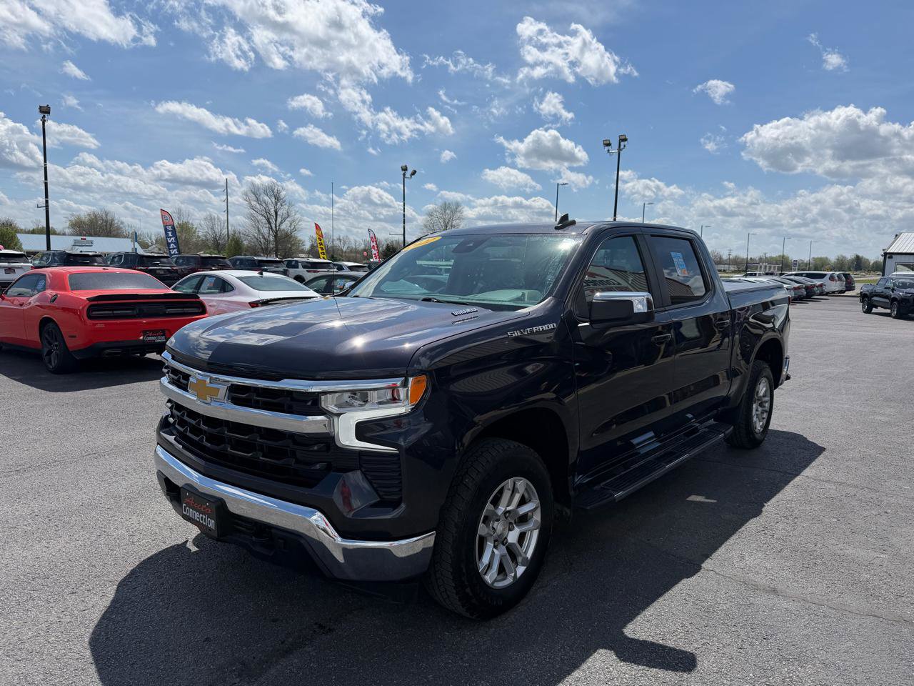 Used 2022 Chevrolet Silverado 1500 LT AWD/4WD image 9