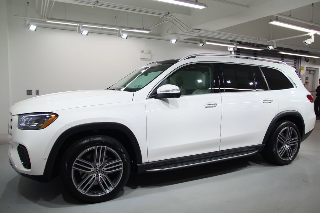 Certified 2026 Mercedes-Benz GLS 450 4MATIC image 4