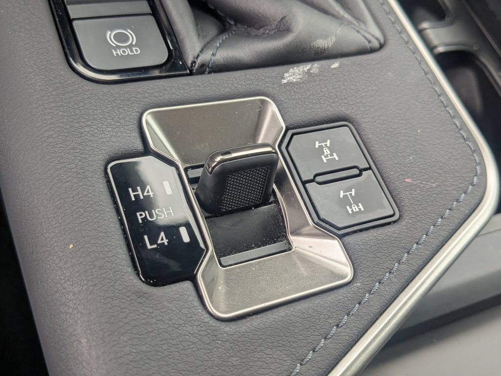 Used 2024 Lexus GX 550 AWD/4WD image 12