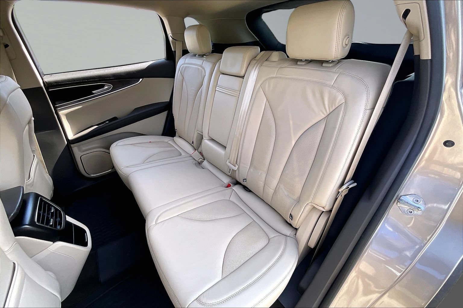 Used 2019 Lincoln Nautilus Select w/ Cargo Utility Package FWD image 26