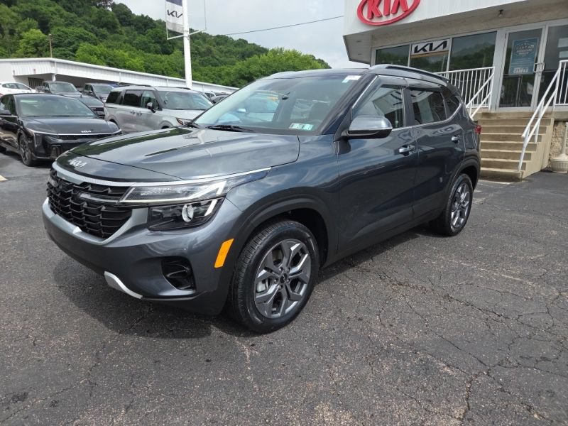 Used 2024 Kia Seltos S AWD/4WD image 3
